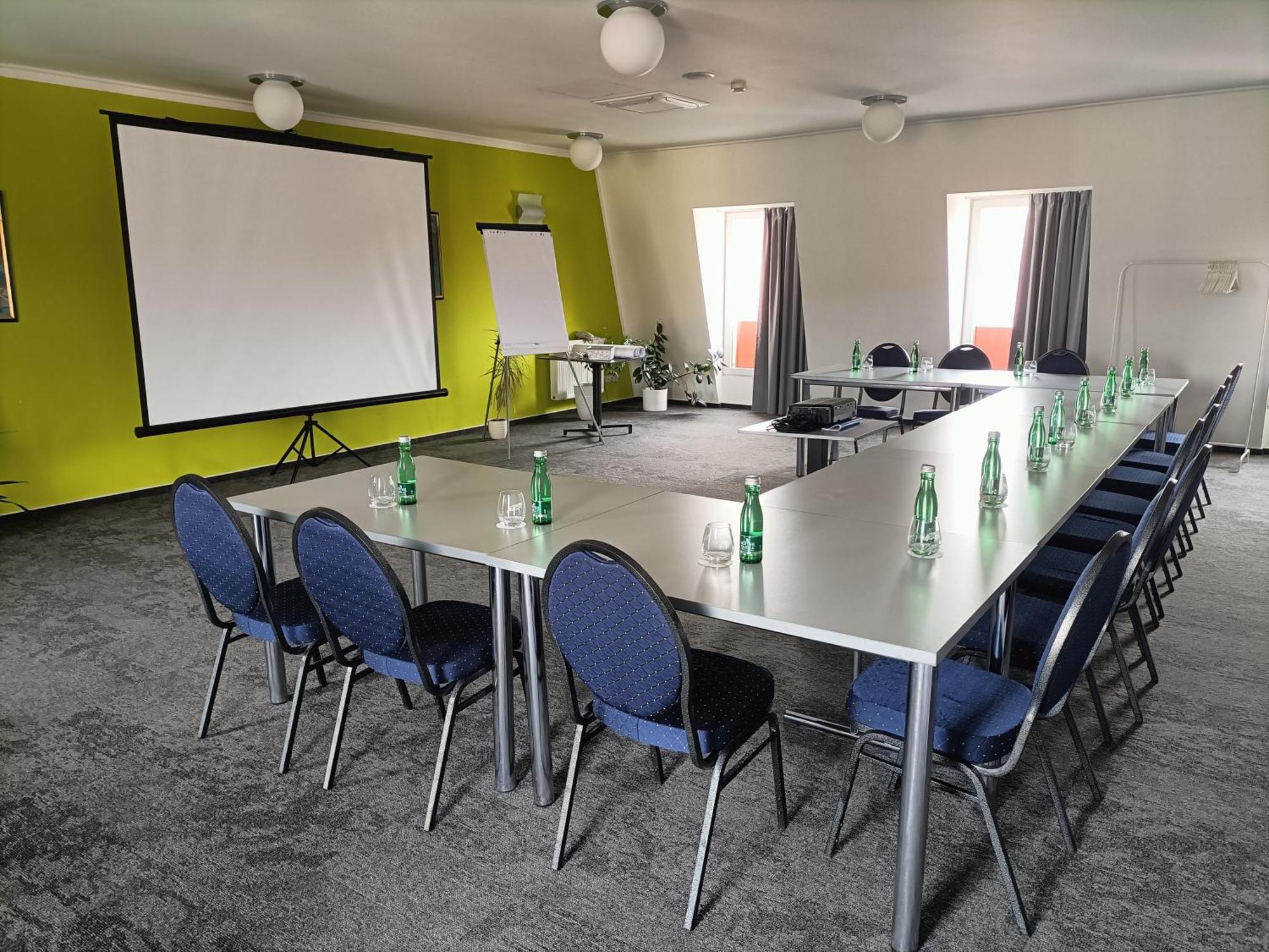 Hotel Eminent Stomfa Kültér fotó