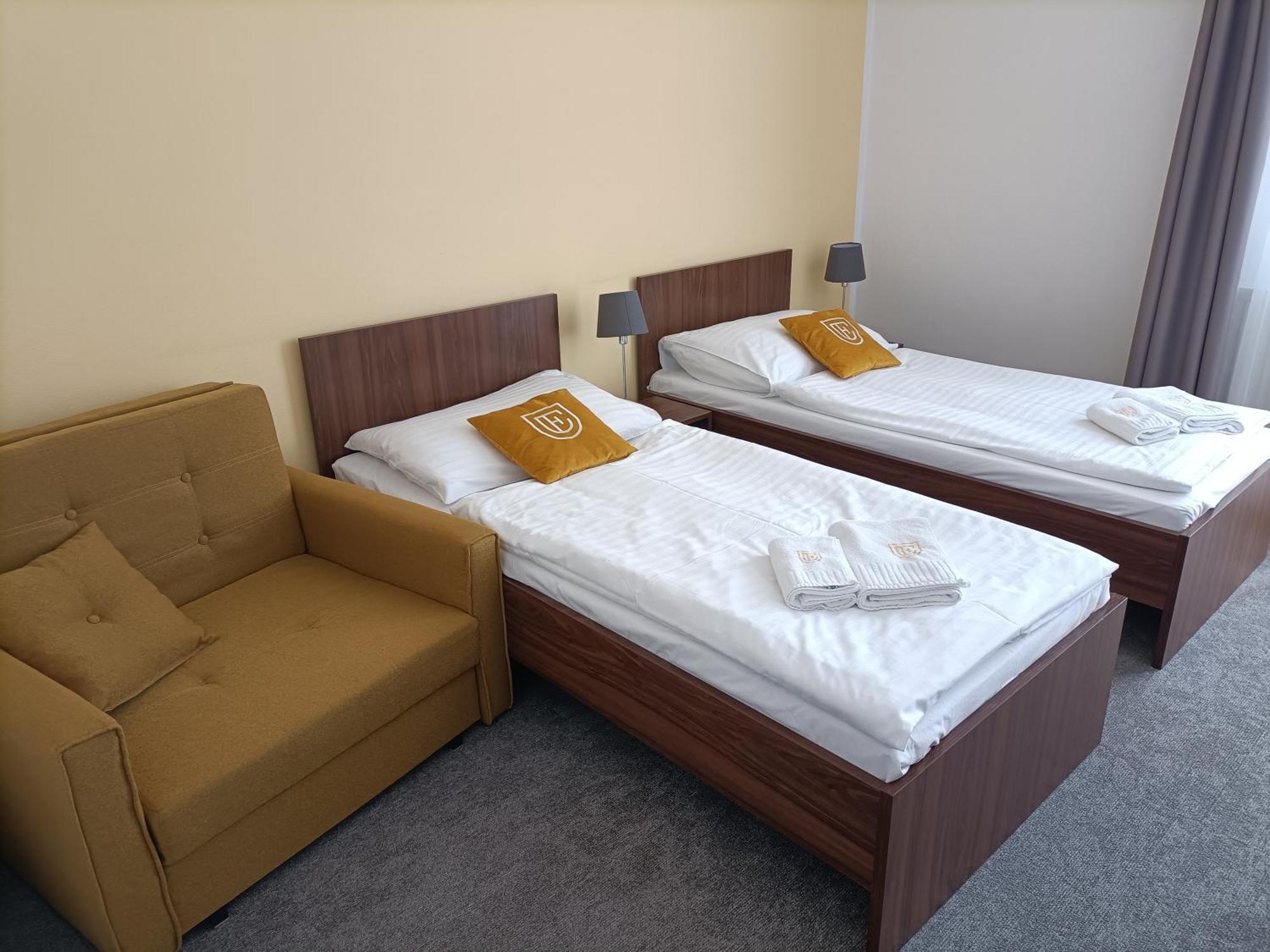 Hotel Eminent Stomfa Kültér fotó